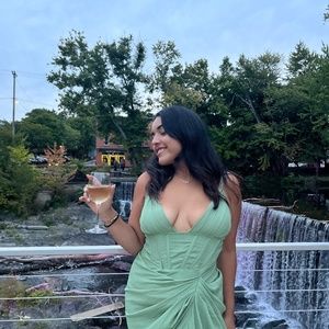 Meet your Posher, Samantha